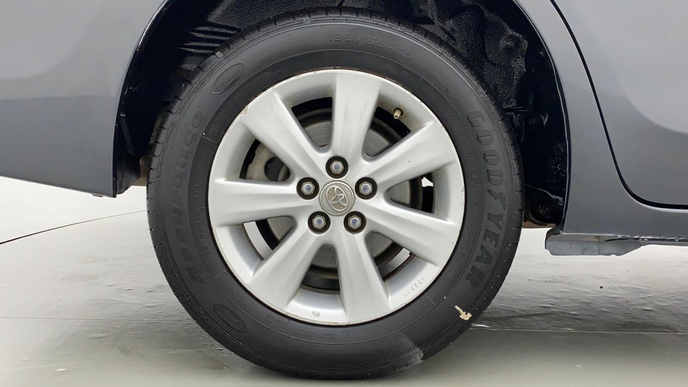 2016 Toyota Corolla Altis G AT, Petrol, Automatic, 90,886 km, Right Rear Wheel