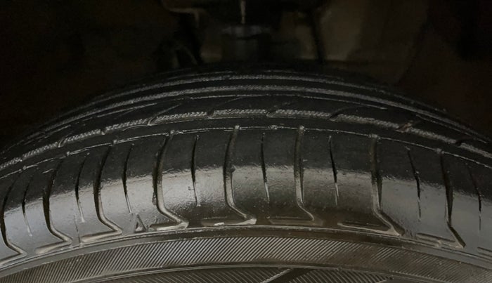 2017 Hyundai Elite i20 SPORTZ 1.2, Petrol, Manual, 77,465 km, Right Front Tyre Tread