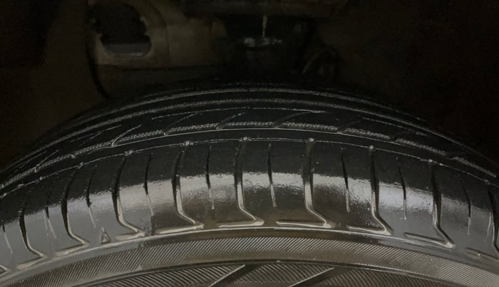 2017 Hyundai Elite i20 SPORTZ 1.2, Petrol, Manual, 77,465 km, Left Front Tyre Tread