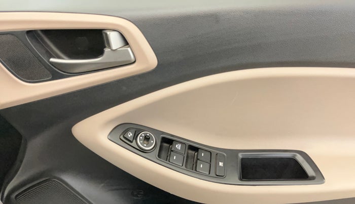 2017 Hyundai Elite i20 SPORTZ 1.2, Petrol, Manual, 77,465 km, Driver Side Door Panels Control