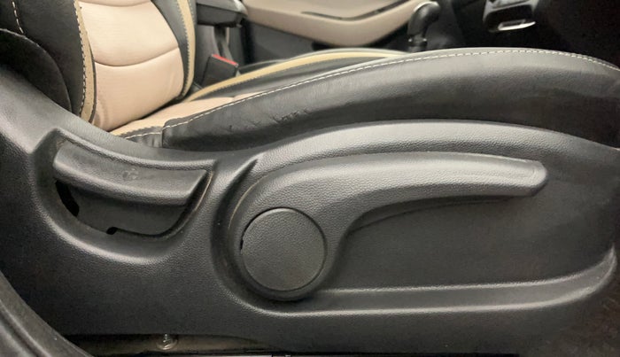 2017 Hyundai Elite i20 SPORTZ 1.2, Petrol, Manual, 77,465 km, Driver Side Adjustment Panel