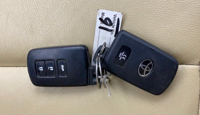 2018 Toyota Corolla Altis VL CVT PETROL, Petrol, Automatic, 97,142 km, Key Close Up