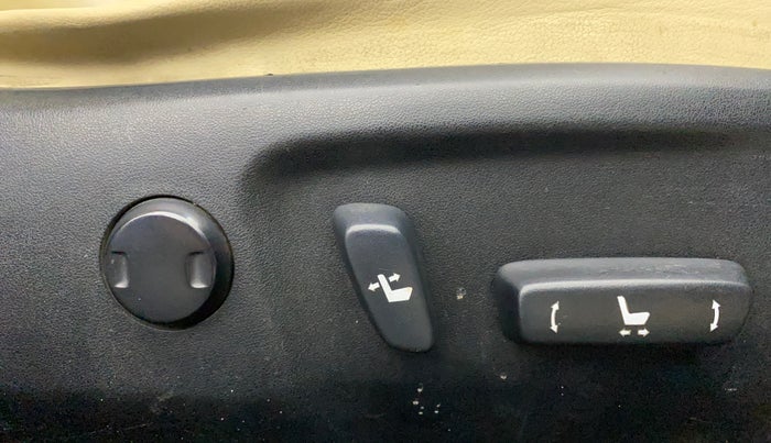 2018 Toyota Corolla Altis VL CVT PETROL, Petrol, Automatic, 97,142 km, Driver Side Adjustment Panel