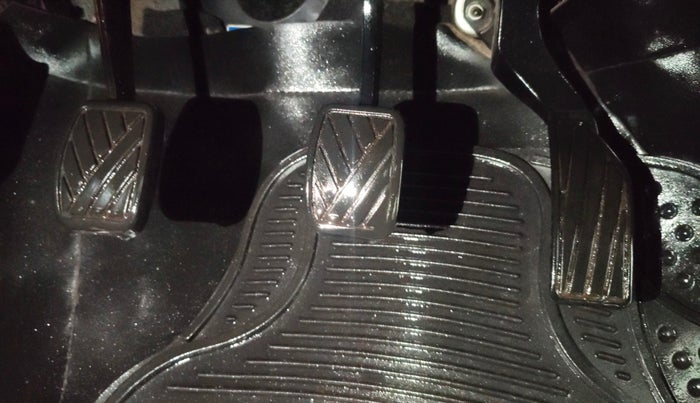 2014 Maruti Swift ZXI, Petrol, Manual, 57,833 km, Pedals