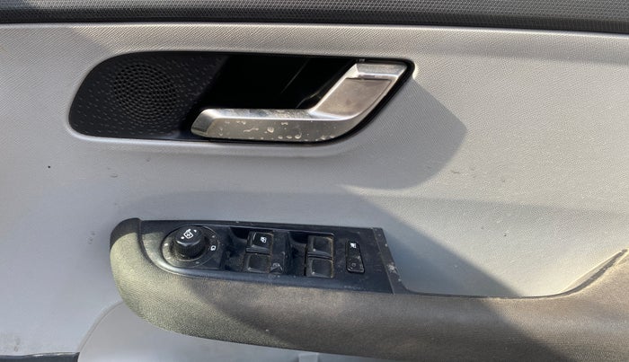 2020 Tata ALTROZ XZ PETROL, Petrol, Manual, 78,334 km, Driver Side Door Panels Control