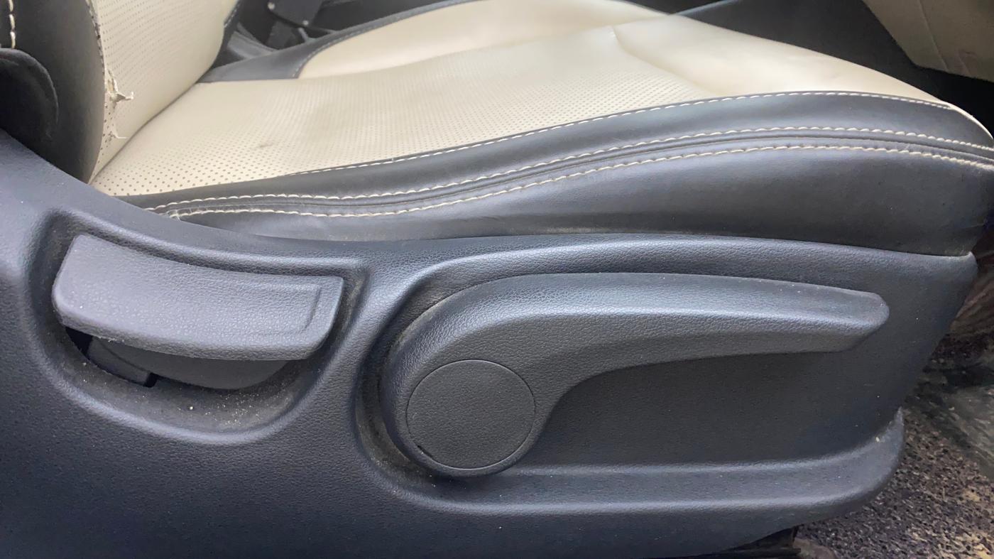 2019 Hyundai Verna 1.6 VTVT SX O, Petrol, Manual, 1,04,110 km, Driver Side Adjustment Panel