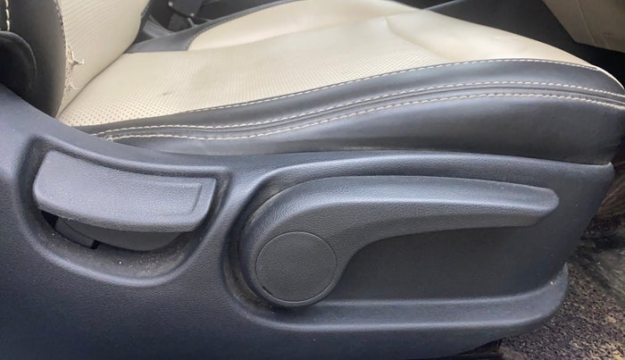 2019 Hyundai Verna 1.6 VTVT SX O, Petrol, Manual, 1,04,110 km, Driver Side Adjustment Panel