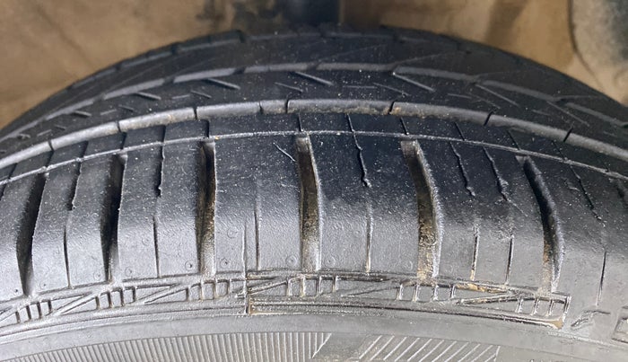 2022 Hyundai XCENT PRIME 	T+ CNG, CNG, Manual, 13,444 km, Right Front Tyre Tread