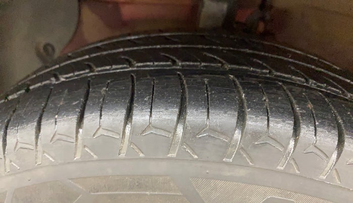 2018 Hyundai Grand i10 ASTA 1.2 KAPPA VTVT, Petrol, Manual, 77,519 km, Left Front Tyre Tread