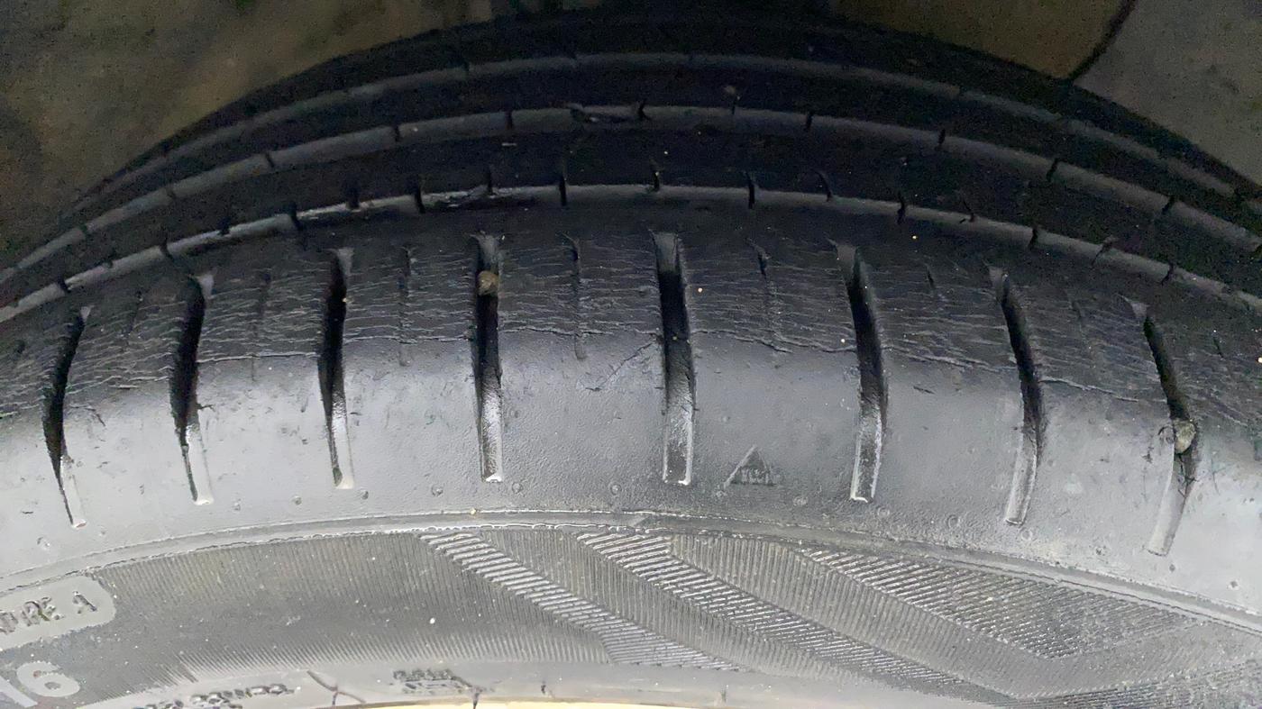 2014 Hyundai Elite i20 ASTA 1.2, Petrol, Manual, 61,633 km, Right Front Tyre Tread