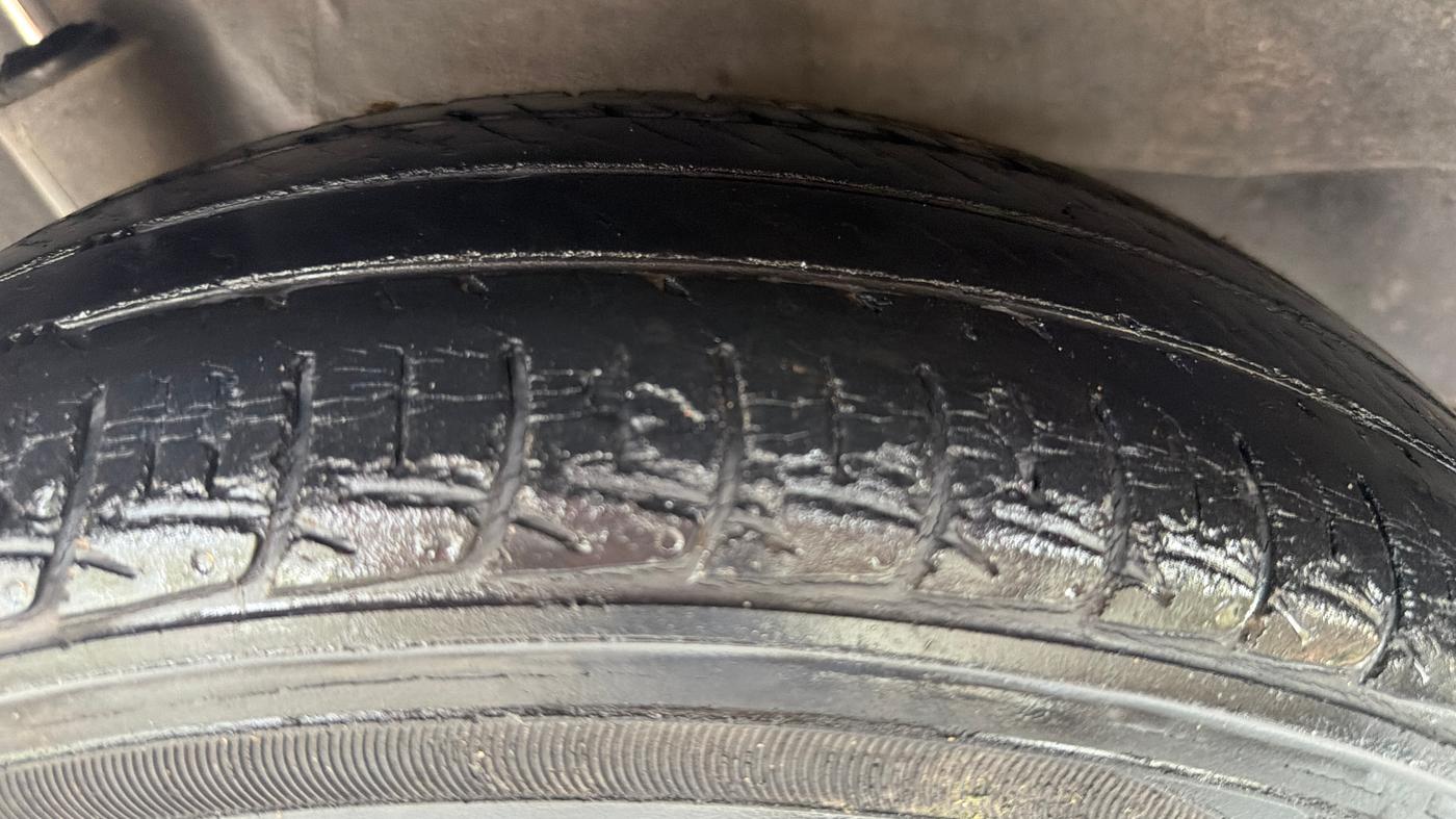 2015 Honda Amaze 1.2L I-VTEC S, Petrol, Manual, 32,216 km, Right Rear Tyre Tread