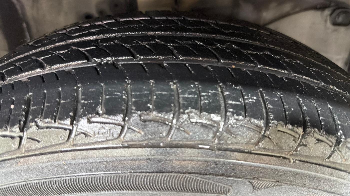 2015 Honda Amaze 1.2L I-VTEC S, Petrol, Manual, 32,216 km, Right Front Tyre Tread