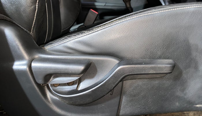 2016 Honda BR-V 1.5L I-VTEC VX, Petrol, Manual, 59,828 km, Driver Side Adjustment Panel