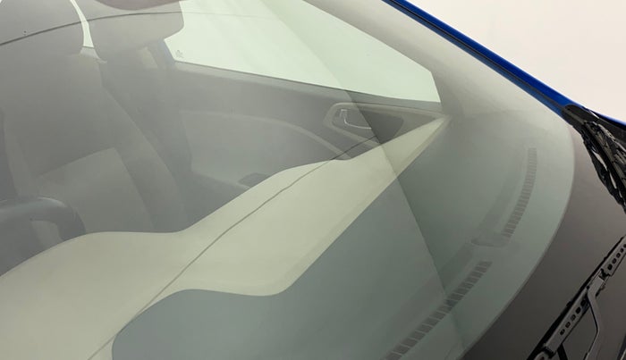 2019 Hyundai Elite i20 ASTA 1.2 (O), Petrol, Manual, 33,640 km, Front windshield - Minor spot on windshield