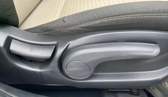 2019 Hyundai Elite i20 ASTA 1.2 (O), Petrol, Manual, 33,640 km, Driver Side Adjustment Panel