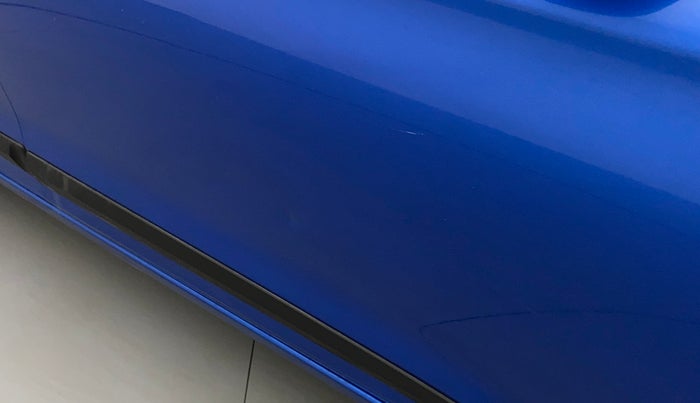 2019 Hyundai Elite i20 ASTA 1.2 (O), Petrol, Manual, 33,640 km, Driver-side door - Slightly dented