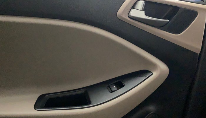 2019 Hyundai Elite i20 ASTA 1.2 (O), Petrol, Manual, 33,640 km, Left rear window switch / handle - Switch/handle not functional