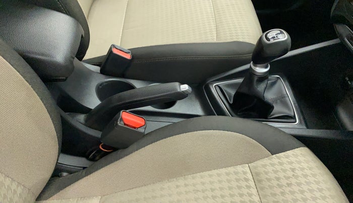 2019 Hyundai Elite i20 ASTA 1.2 (O), Petrol, Manual, 33,640 km, Gear Lever