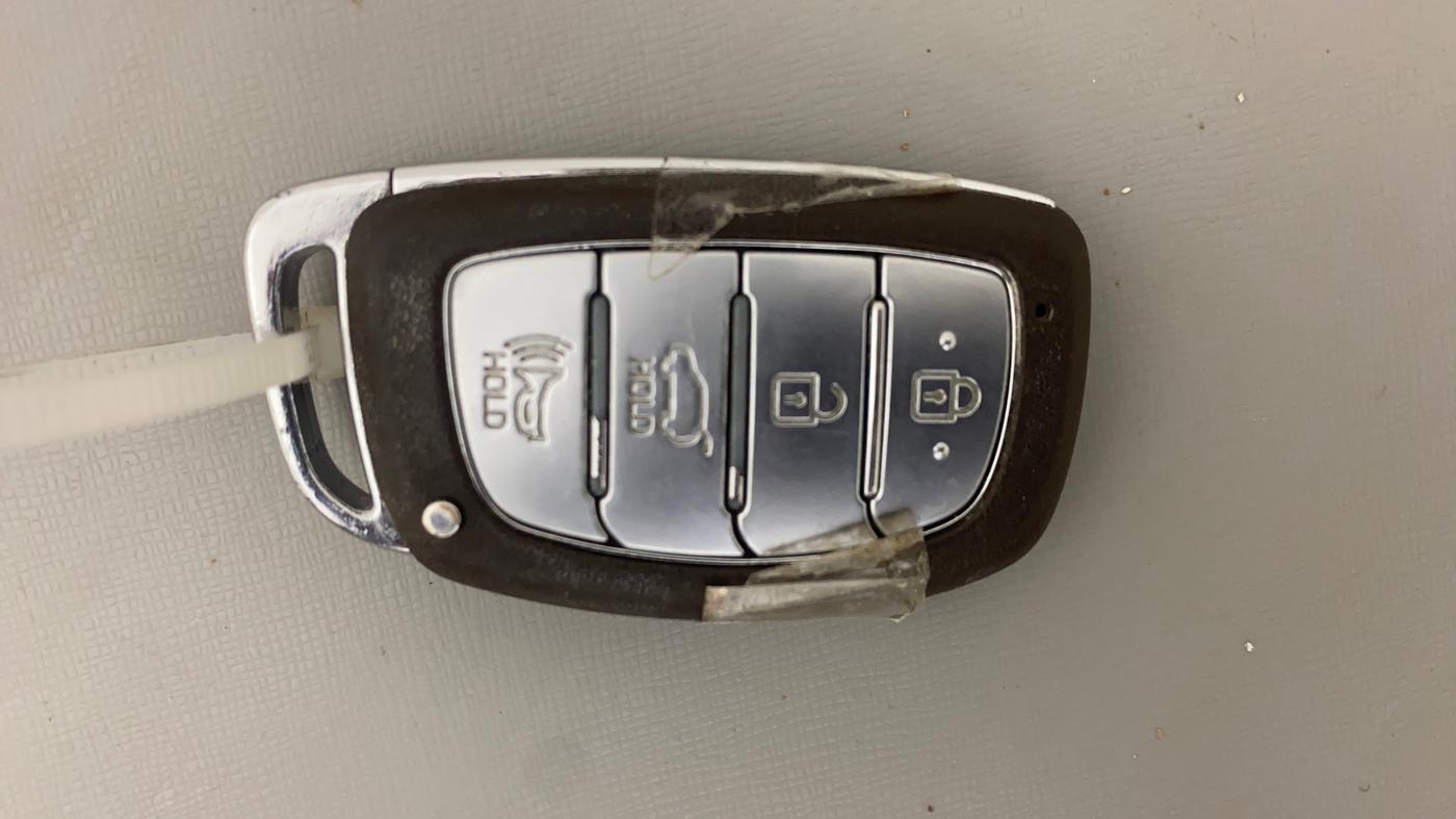 2019 Hyundai VENUE SX PLUS 1.0 TURBO DCT, Petrol, Automatic, 74,459 km, Key Close Up