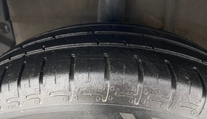 2020 Hyundai GRAND I10 NIOS SPORTZ PETROL, Petrol, Manual, 45,807 km, Right Rear Tyre Tread