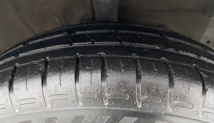 2020 Hyundai GRAND I10 NIOS SPORTZ PETROL, Petrol, Manual, 45,807 km, Right Front Tyre Tread