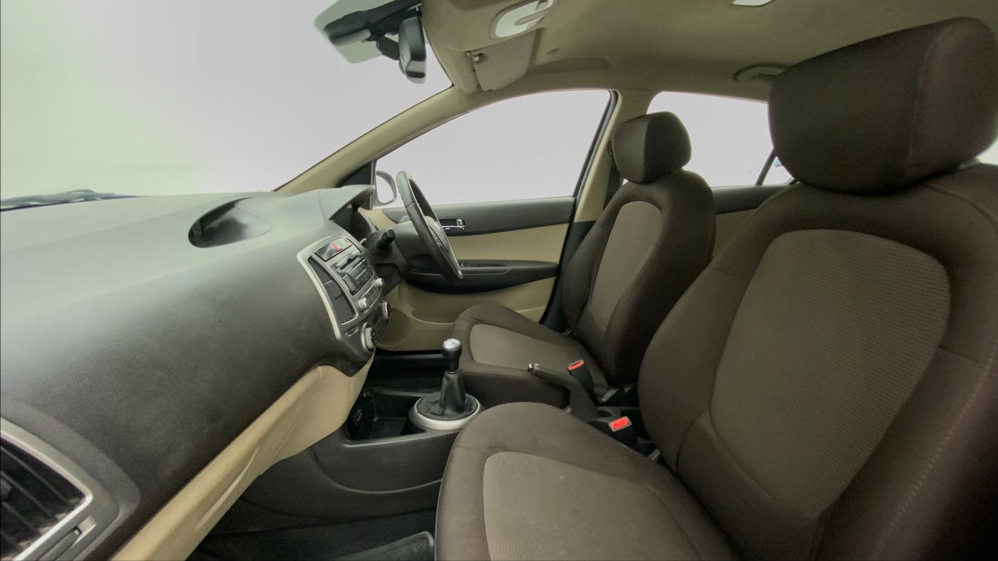 2014 Hyundai i20 SPORTZ 1.2, Petrol, Manual, 82,356 km, Right Side Front Door Cabin