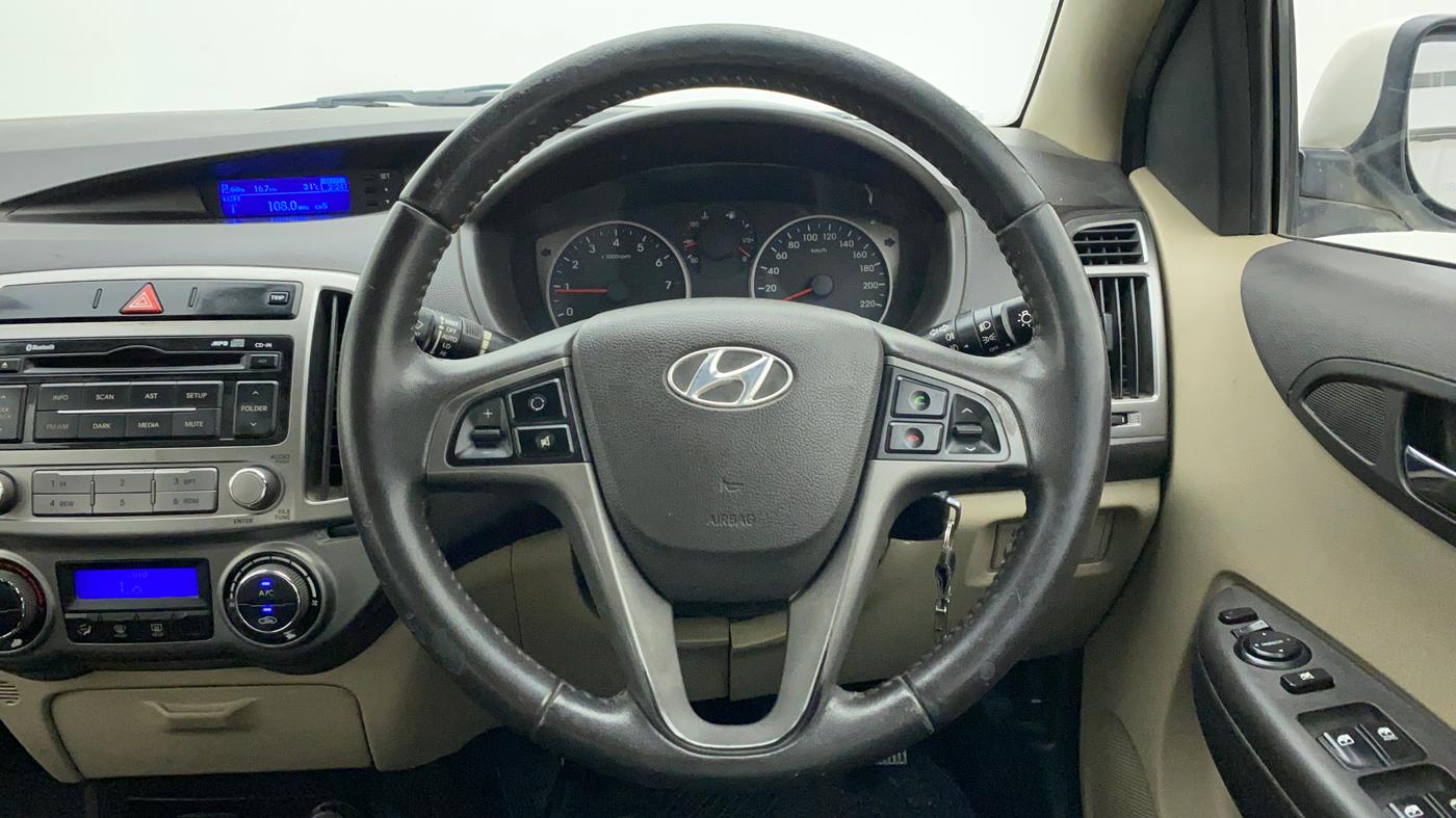 2014 Hyundai i20 SPORTZ 1.2, Petrol, Manual, 82,356 km, Steering Wheel Close Up