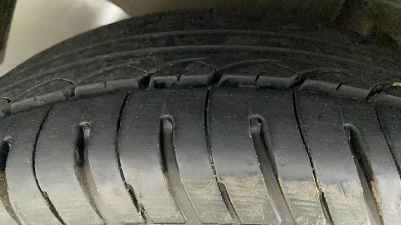 2014 Hyundai i20 SPORTZ 1.2, Petrol, Manual, 82,356 km, Left Front Tyre Tread