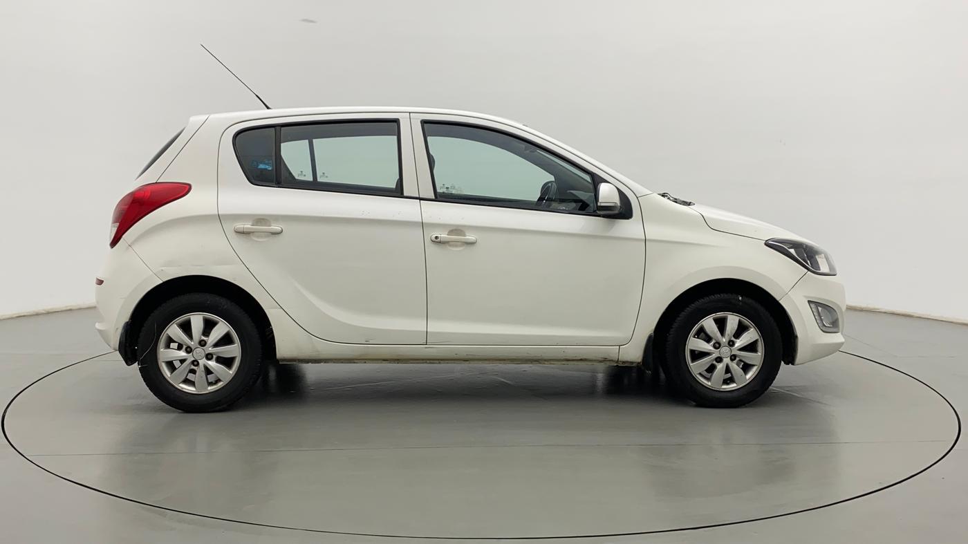 2014 Hyundai i20 SPORTZ 1.2, Petrol, Manual, 82,356 km, Right Side View