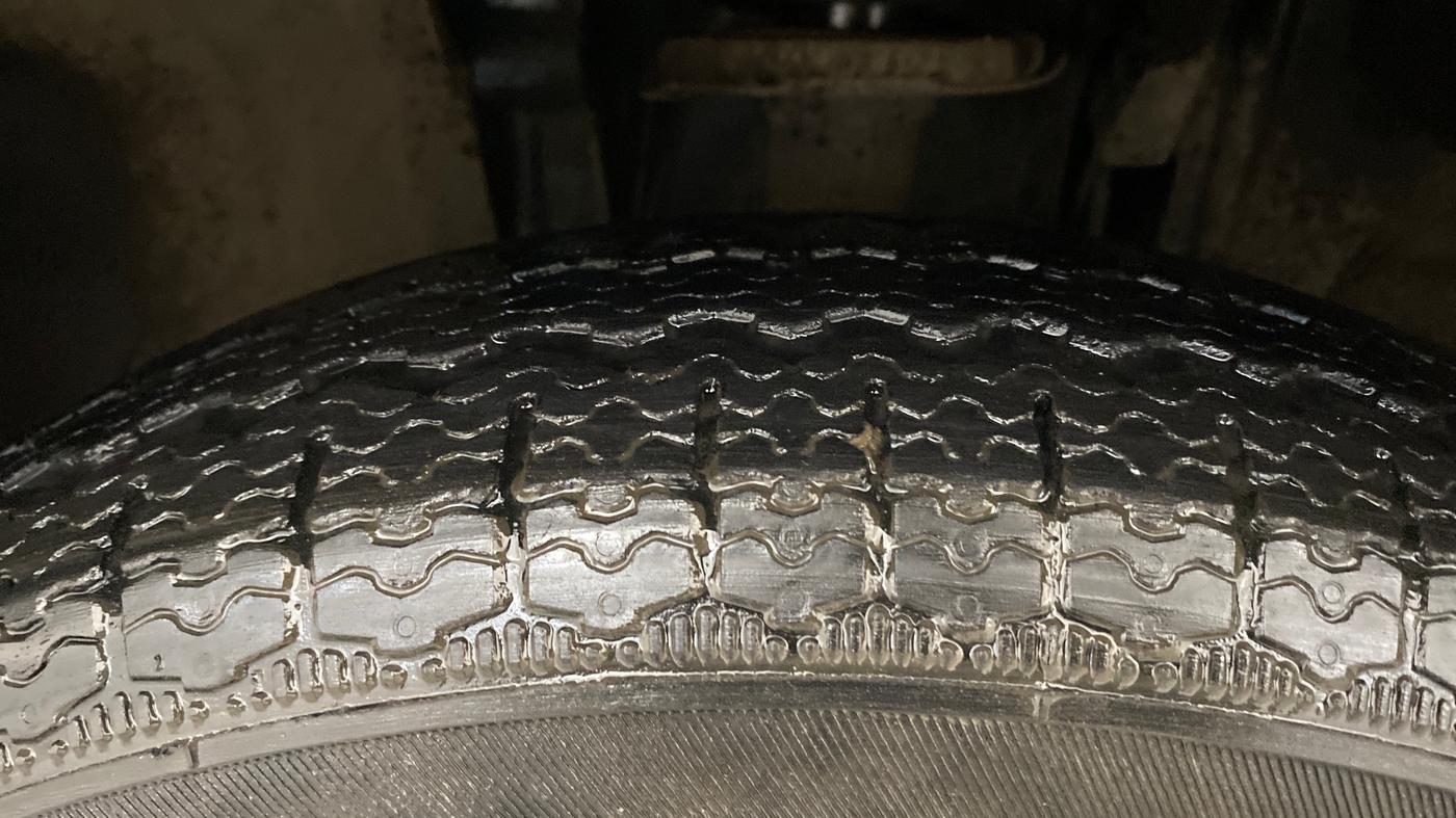 2019 Renault TRIBER RXT, Petrol, Manual, 49,880 km, Left Front Tyre Tread