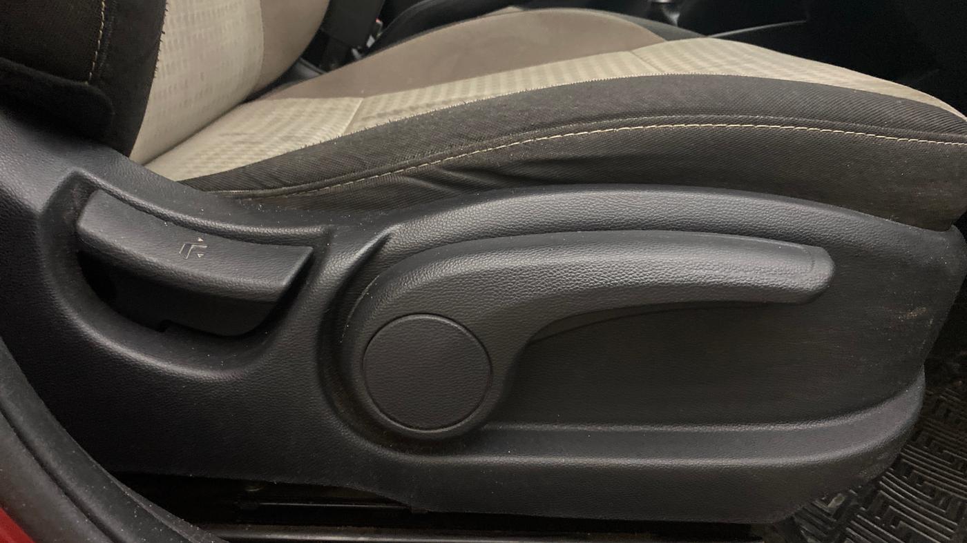 2019 Hyundai Elite i20 ASTA 1.2 (O), Petrol, Manual, 84,524 km, Driver Side Adjustment Panel