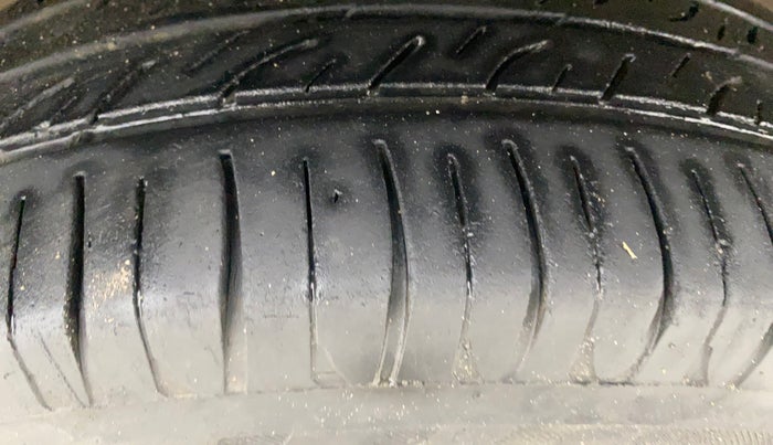 2017 Maruti Wagon R 1.0 VXI+, Petrol, Manual, 88,391 km, Right Front Tyre Tread