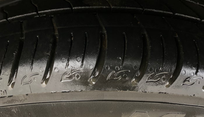 2021 Maruti Ciaz ALPHA  AT 1.5 SHVS PETROL, Petrol, Automatic, 53,305 km, Right Rear Tyre Tread
