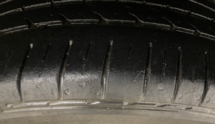 2021 Maruti Ciaz ALPHA  AT 1.5 SHVS PETROL, Petrol, Automatic, 53,305 km, Left Rear Tyre Tread