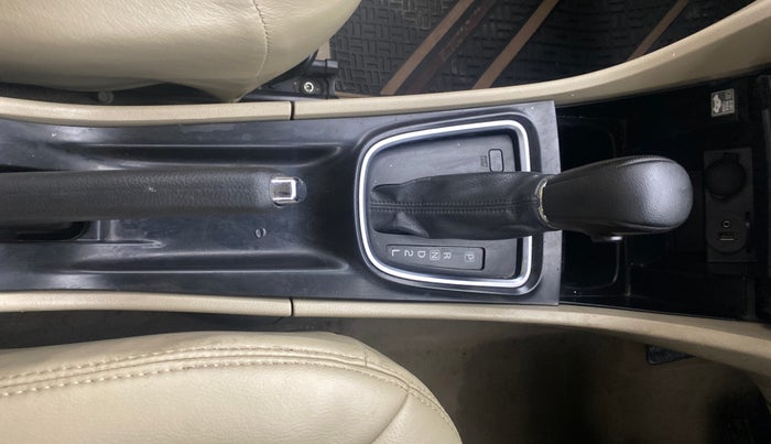 2021 Maruti Ciaz ALPHA  AT 1.5 SHVS PETROL, Petrol, Automatic, 53,305 km, Gear Lever