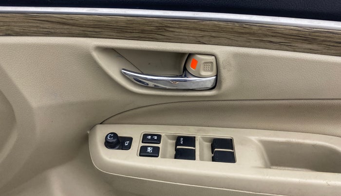 2021 Maruti Ciaz ALPHA  AT 1.5 SHVS PETROL, Petrol, Automatic, 53,305 km, Driver Side Door Panels Control
