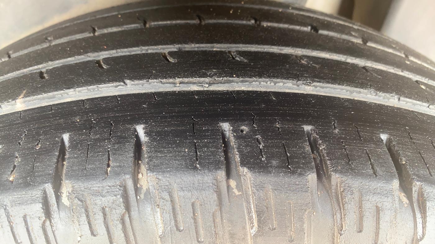2017 Jeep Compass LIMITED 1.4 PETROL AT, Petrol, Automatic, 99,903 km, Left Rear Tyre Tread