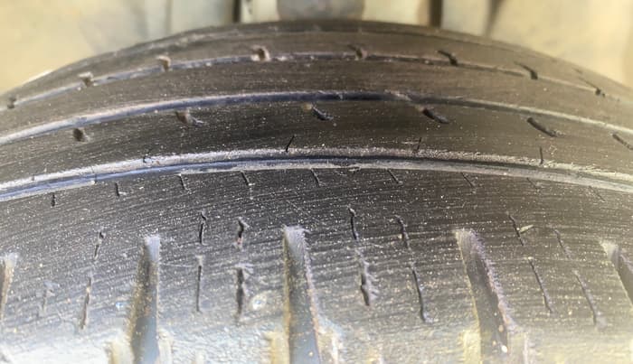 2017 Jeep Compass LIMITED 1.4 PETROL AT, Petrol, Automatic, 99,903 km, Right Front Tyre Tread
