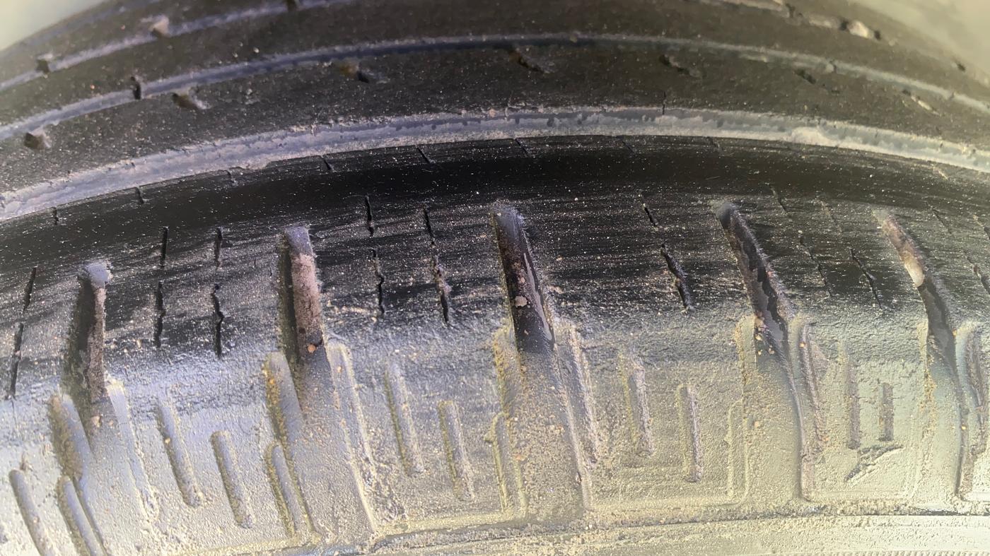 2017 Jeep Compass LIMITED 1.4 PETROL AT, Petrol, Automatic, 99,903 km, Right Rear Tyre Tread