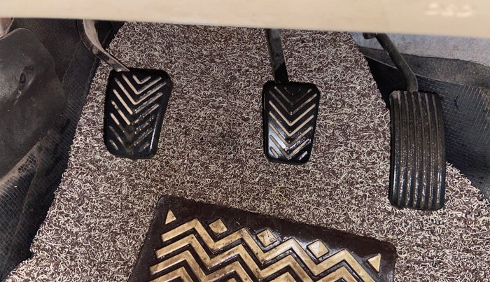 2015 Hyundai Eon ERA +, Petrol, Manual, 25,241 km, Pedals