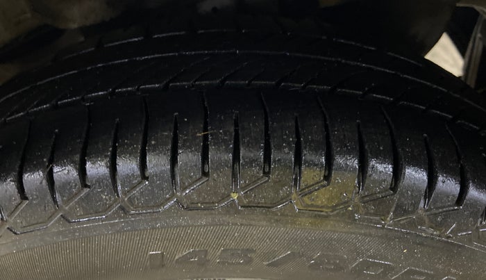 2015 Hyundai Eon ERA +, Petrol, Manual, 25,241 km, Left Rear Tyre Tread