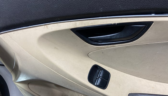 2015 Hyundai Eon ERA +, Petrol, Manual, 25,241 km, Driver Side Door Panels Control