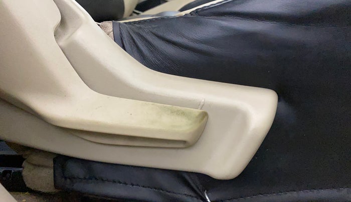 2017 Maruti Dzire LXI, CNG, Manual, 78,941 km, Driver Side Adjustment Panel