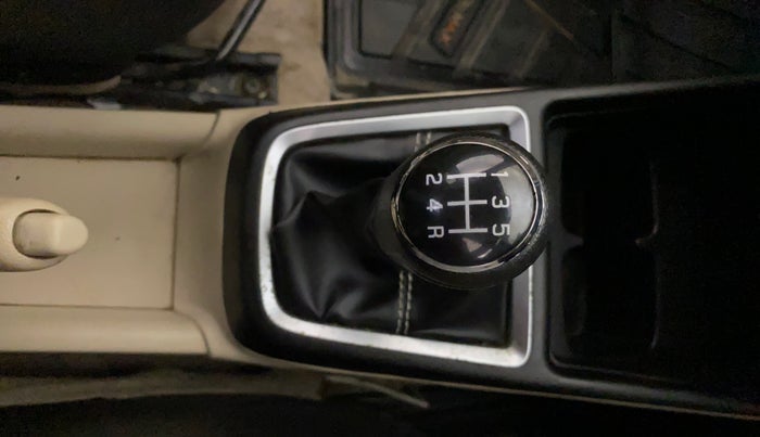 2017 Maruti Dzire LXI, CNG, Manual, 78,941 km, Gear Lever