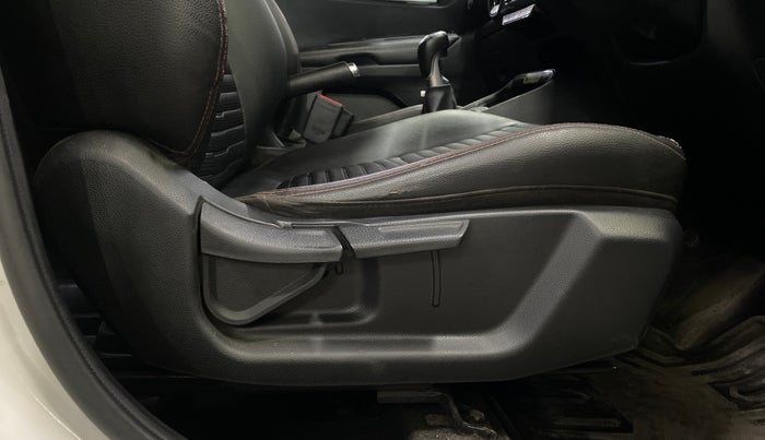 2020 KIA SONET GTX PLUS 1.0 IMT, Petrol, Manual, 76,434 km, Driver Side Adjustment Panel