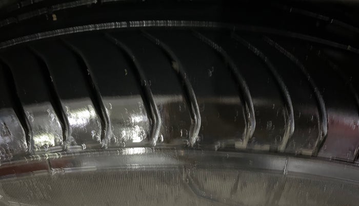 2020 KIA SONET GTX PLUS 1.0 IMT, Petrol, Manual, 76,434 km, Right Front Tyre Tread