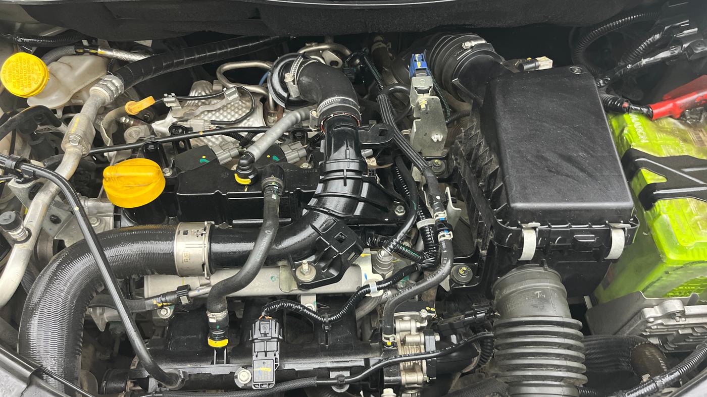 2022 Nissan MAGNITE XV PREMIUM TURBO CVT, Petrol, Automatic, 42,756 km, Engine View