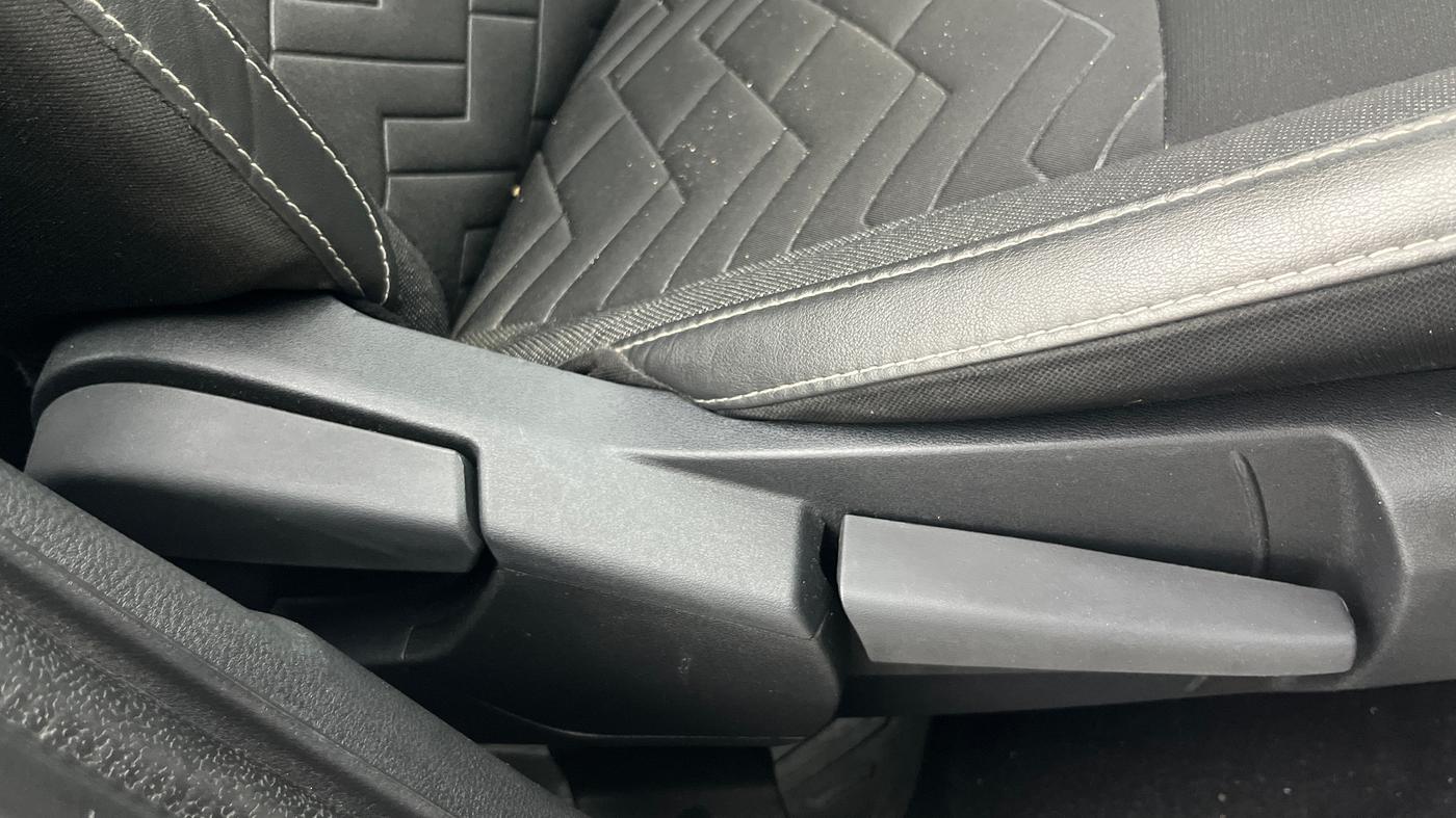 2022 Nissan MAGNITE XV PREMIUM TURBO CVT, Petrol, Automatic, 42,756 km, Driver Side Adjustment Panel