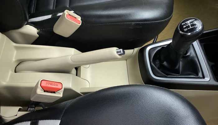 2017 Maruti Dzire VXI, Petrol, Manual, 36,630 km, Gear Lever