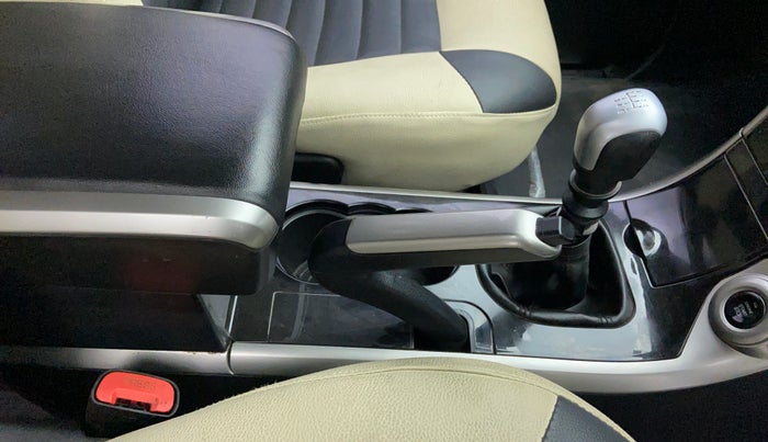 2018 Mahindra XUV500 W7 FWD, Diesel, Manual, 39,584 km, Gear Lever